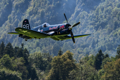 Traegergestuetztes-Jagdflugzeug-F4U-4-Corsair
